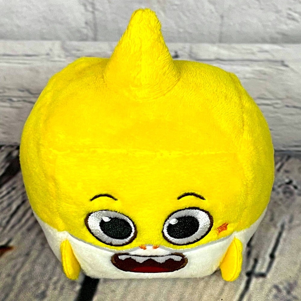 WowWee Pinkfong Baby Shark Official Song Cube Baby Shark, 3 inches